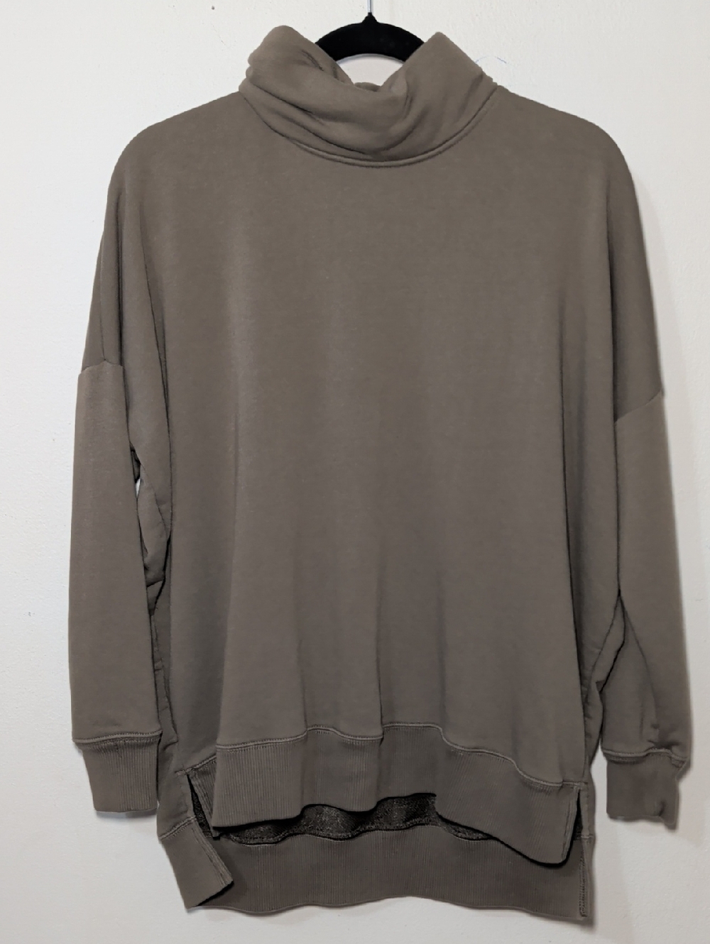 Aerie Oversized Turtleneck Sweatshirt Olive Green Comfy Cozy Women's Size XS